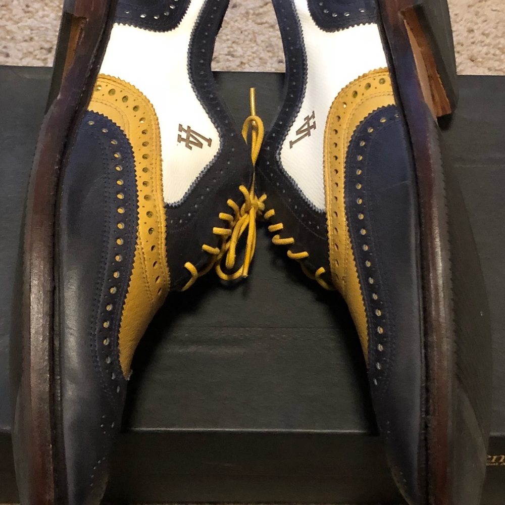 Footwear - Picture 3 of 5